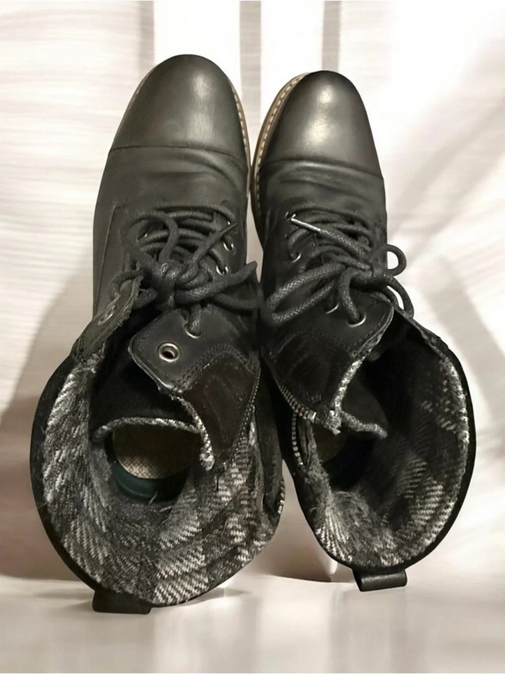CROWN VINTAGE men's black boots, size 11M/44, made in India.